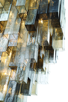 Lustre rectangulaire multi-niveaux en verre empilé de style Art Déco, design sculptural vintage américain, pour hall d'hôtel à plafond haut