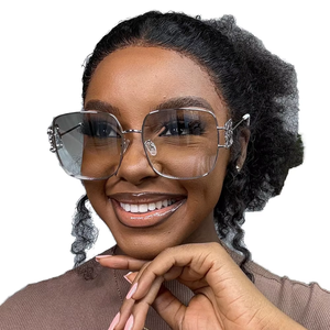 Gafas de <span class=keywords><strong>Sol</strong></span> Cuadradas Vintage de Diseñador 2026 para Mujer, Gafas de <span class=keywords><strong>Sol</strong></span> de Lujo con Decoración Floral de Metal Grande, Protección UV400, Visión Óptica Única - Product Image 1
