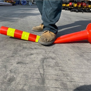 Delimitador de PVC de 700 mm, Poste de Tráfico Reflectante de Plástico para Separación de Carriles, Producto Vial de Alta Visibilidad - Product Image 6
