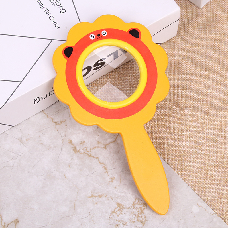 แว่นขยายสีส้ม