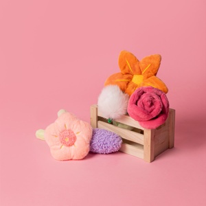 Giocattolo per Animali Domestici a Forma di Fiore - Gioco Sonoro con Nascondiglio per Snack, Resistente ai Morsi per Cani e Gatti, Regalo di Compleanno - Product Image 4