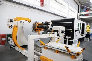 Machine de découpe laser à fibre 4kw <span class=keywords><strong>Smartline</strong></span> 3015 avec salle blanche et table d'échange de navettes pour une découpe de pièces efficace - Product Image 4
