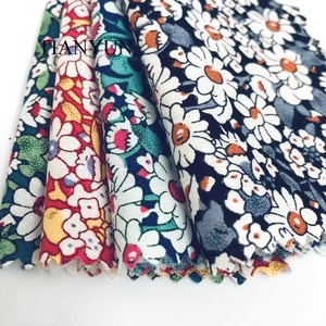 Cina produttori di popeline tessuto stampato su misura piccolo floreale biologico <span class=keywords><strong>indiano</strong></span> puro <span class=keywords><strong>cotone</strong></span> 100% tessuto 100 per il vestito federe - Product Image 3