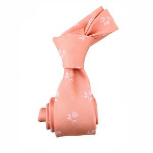 Cravate en microfibre de polyester tissée gros-grain, romantique, personnalisée, à motif floral <span class=keywords><strong>rose</strong></span> poudré et blanc, couleur <span class=keywords><strong>vieux</strong></span> <span class=keywords><strong>rose</strong></span>, pour rendez-vous galant - Product Image 1