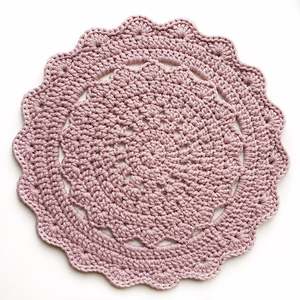   L'art du crochet fait main : dessous-de-verre artisanaux - Product Image 1