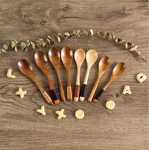 Cuillère en bois naturelle miniature de 12,5 cm à 14 cm - Product Image 2