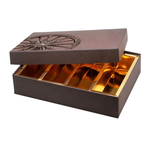 Hộp Quà Tặng Lễ Hội Các Tông In Nổi Bespoken Với Bộ Chia Giấy - Product Image 3