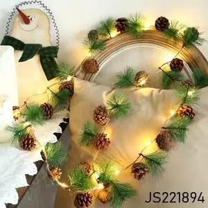 Guirlande lumineuse de Noël personnalisable vacances Led plantes artificielles suspendues chaîne de lumière de pomme de pin pour la décoration de la maison