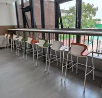 Chaise de bar de laboratoire ergonomique en plastique, chaise haute française, tabouret de comptoir de bar en PP confortable pour salle de bar, meubles de maison