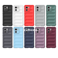 Lichicase Factory fournit des coques de téléphone en silicone souple avec doublure en microfibre intégrée pour Motorola Edge 40.