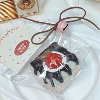 Jouet Squishy en Silicone Qualité Alimentaire en Forme de Cupcake Fraise, Super Doux et Anti-Stress, Vente en Gros sur Xiaohongshu