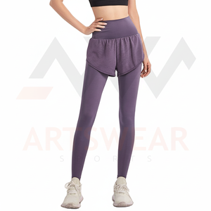 Mallas deportivas de poliéster para mujer, leggings de cintura alta con logotipo personalizado y diseño a la moda, para yoga y gimnasio - Product Image 1