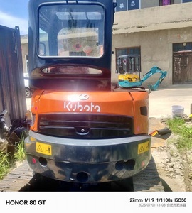Mini-excavatrice d'occasion Kubota 3,5 tonnes JAPON, excavatrice sur chenilles Kubota U35 à bas prix avec accessoire de préhension - Product Image 2