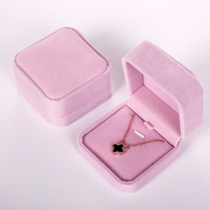 Ready to Ship Multicolor High End Velvet Pendant <b>Box</b> Packaging Wholesale Velvet Necklace <b>Box</b> Simple square Shape 7x7x4cm - Product Image 2