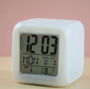 Sản Phẩm Sáng Tạo Sáng Tạo Đầy Màu Sắc Xúc Xắc Đồng Hồ - Product Image 1