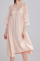 Marque privée fabricant lisse vêtements de détente en satin français de luxe robe caraco en dentelle peignoir long pour femmes vêtements du matin à la maison