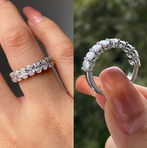 Anillo de Halo con Diamante Ovalado Cultivado en Laboratorio de 1.2 Quilates Totales, Certificado IGI, 0.15 Quilates Cada Uno, Opciones de Oro Sólido para Compromiso y Boda de Mujer - Product Image 2