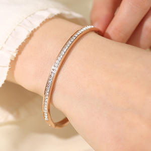 Brazalete de Acero Inoxidable de Alta Calidad Que No Se Deslustra, Brazalete de Circonita Brillante para Mujer, Brazalete de Estrella de Circonita Cúbica para Regalo de Joyería - Product Image 3