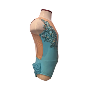 Los trajes de ballet de Amanda utilizan materiales suaves y elásticos que garantizan movimientos elegantes sin igual para el rendimiento de cada bailarina. - Product Image 4