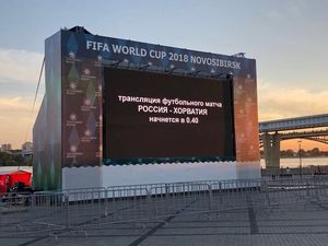 Pantalla Led impermeable suave 500*1000mm pantalla de matriz P3.91 <span class=keywords><strong>HD</strong></span> pantalla Led Flexible para publicidad en exteriores e interiores - Product Image 4