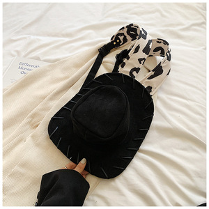 Venta al por mayor sombrero <span class=keywords><strong>de</strong></span> vaquero forma bolso <span class=keywords><strong>de</strong></span> las mujeres dibujos animados juguete sombrero mochila creativa divertida forma mochila - Product Image 6