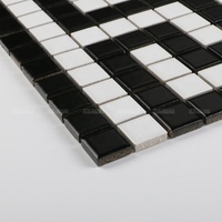 En stock, mosaïque de carreaux en céramique émaillée noire mate et blanche pour la décoration des murs, sols et coins de cuisines et salles de bains