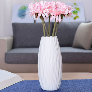 Cheap White Handmade Art Ceramic Porcelain Irregular Flower Vases For Home Decor
