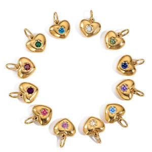 Colgantes y dijes de moda de acero inoxidable 316L chapados en oro PVD de 14K y 18K, personalizados, con diamantes de imitación en forma de corazón para la fabricación de joyas. - Product Image 1
