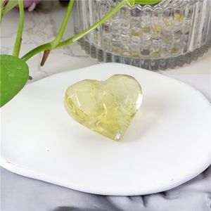 คริสตัลซิทรินธรรมชาติทรงหัวใจขัดเงาสไตล์วินเทจขายส่ง สำหรับงานฝีมือ ของขวัญ และของตกแต่งบ้าน - Product Image 3