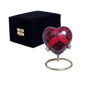 Urne en forme de coeur de feu rouge pour cendres humaines Urne décorative en coeur pour urne en coeur masculin et féminin avec support et boîte en velours - Product Image 1