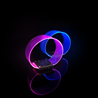 Bracelet LED lumineux personnalisé avec logo pour événements festifs du Nouvel An, concerts, mariages, fournitures de fête, bracelet LED