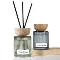 Elegan mewah 150ml 200ml bulat vertikal garis kosong Aroma Reed Diffuser botol kaca dengan warna kustom