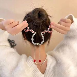 Chaude De Noël Strass <span class=keywords><strong>Perle</strong></span> Conception En Métal <span class=keywords><strong>Chignon</strong></span> Clip Femmes Filles Mode Renne Titulaire De Queue De Cheval De Noël Pinces À Cheveux - Product Image 1