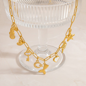 Collar de Acero Inoxidable con Colgante de Corazón y Luna, Cadena para Clavícula, Estilo Vacacional, Joyería que Conserva el Color - Product Image 3