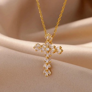 Collar con Colgante de Cruz de Circonia Cúbica, Moderno y Sencillo, Ideal para Uso Diario Femenino - Product Image 6