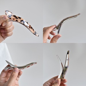 HUIXIN Korean Style Große <span class=keywords><strong>Alligator</strong></span> Haars pangen für Frauen Leopard Haars pangen Benutzer definierte Farbe Salon Haars pange Großhandel - Product Image 5