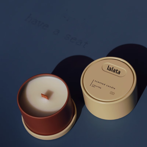 Bougies artisanales en cire <span class=keywords><strong>de</strong></span> soja avec mèches en bois, parfumées aux huiles essentielles, en boîte métallique, pour décoration intérieure, cadeau parfumé, personnalisables en usine - Product Image 1