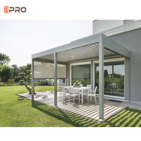 Pérgola APRO con Techo de Aluminio, Persianas Ajustables, Motorizada, Impermeable, con Control Remoto