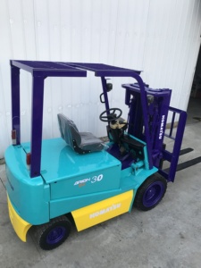 Montacargas Eléctrico Komatsu Usado de 72V 550AH con Motor Japonés, Capacidad de 3 Toneladas y 4.5 Metros, Especificaciones para Montacargas - Product Image 5