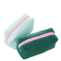 Sac de toilette en polaire Teddy personnalisé avec logo, pochette de rangement de voyage en peluche moelleuse à fermeture éclair contrastante pour femmes, vente en gros