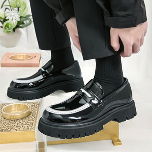 Chaussures de mariage pour hommes, mocassins noirs confortables en cuir verni, semelle épaisse plate, style non marcheur, chaussures décontractées à enfiler QS111A168 - Product Image 3