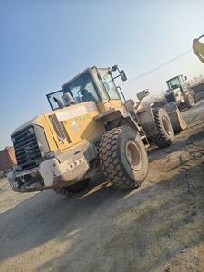 Chargeuse d'occasion KOMATSU WA320-5 à vendre – Engins de terrassement WA470, WA500, WA600 - Product Image 4