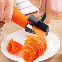 Creatieve Wortelkomkommer Spiraalvormige Bloemvorm Fruit En Groentesnijwerk Keukengereedschap Vleesmes