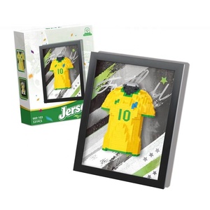 Regalo para Fanáticos del Fútbol, <span class=keywords><strong>Campeones</strong></span> <span class=keywords><strong>de</strong></span> la Copa <span class=keywords><strong>Mundial</strong></span>, Bloque <span class=keywords><strong>de</strong></span> Diamantes <span class=keywords><strong>de</strong></span> Plástico ABS, Decoración para Habitación con Diseño <span class=keywords><strong>de</strong></span> la Camiseta <span class=keywords><strong>de</strong></span> Brasil - Product Image 1