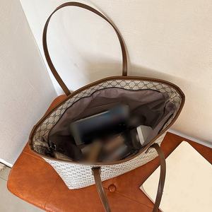 กระเป๋าเป้สะพายหลังกันน้ำสำหรับเดินทาง ขายส่ง ปรับแต่งได้ ความจุขนาดใหญ่ ผิวสัมผัสพิเศษ วัสดุ PU สำหรับผู้หญิง สายปรับได้ - Product Image 4