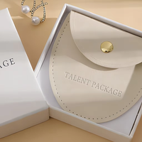 Pochette de rangement mini en cuir PU tendance pour bijoux (boucles d'oreilles, colliers) avec bouton-pression et logo gaufré, idéale pour les mariages