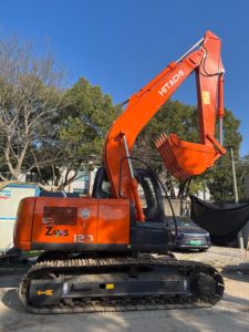 รถขุดฮิตาชิ ZX120 มือสอง น้ำหนัก 12 ตัน เครื่องยนต์โคมัตสึ บำรุงรักษาง่าย พร้อมส่งมอบ - Product Image 5