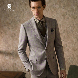 Costume homme moderne slim fit 3 pièces à carreaux, parfait pour une tenue professionnelle élégante - Product Image 1