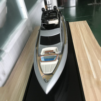 Jet ski, yacht sportif avec moteur, super mini yacht à voile, yacht de luxe, modèle de bateau de luxe