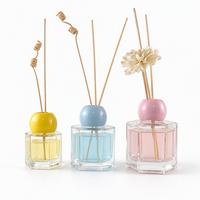 Bouteille en verre carrée à base épaisse pour diffuseur de roseaux, 50ml, 90ml, 100ml, transparente, vide, avec bouchon, personnalisable avec logo